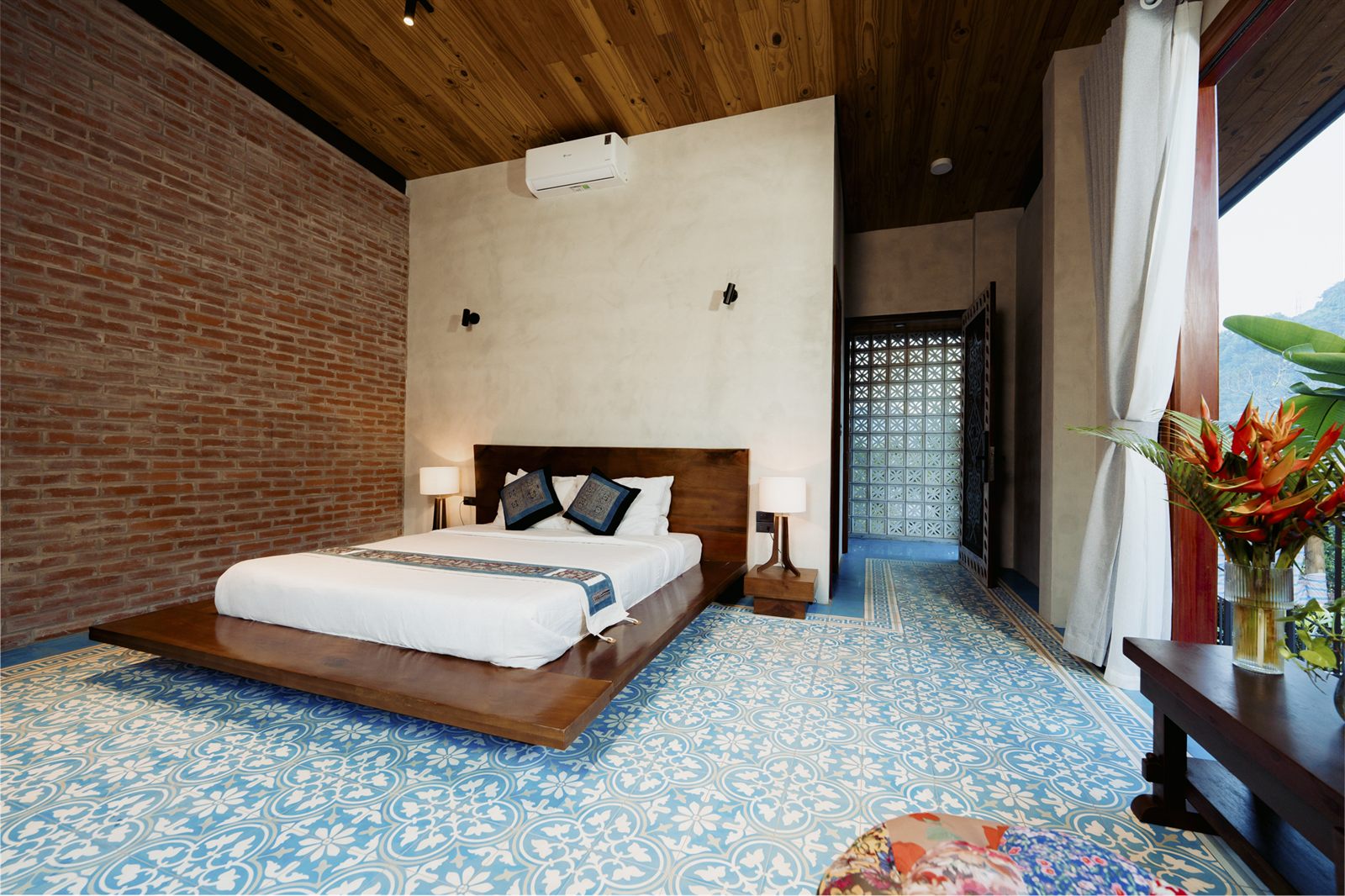 Double room in brick and timber