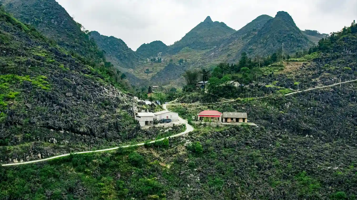 day 1-Private Tour – 4x4 flipside vietnam ha giang loop